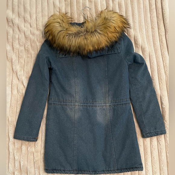 Very Warm Jean Coat with Quilted Lining & Detachable Faux Fur Hood! - Picture 6 of 10